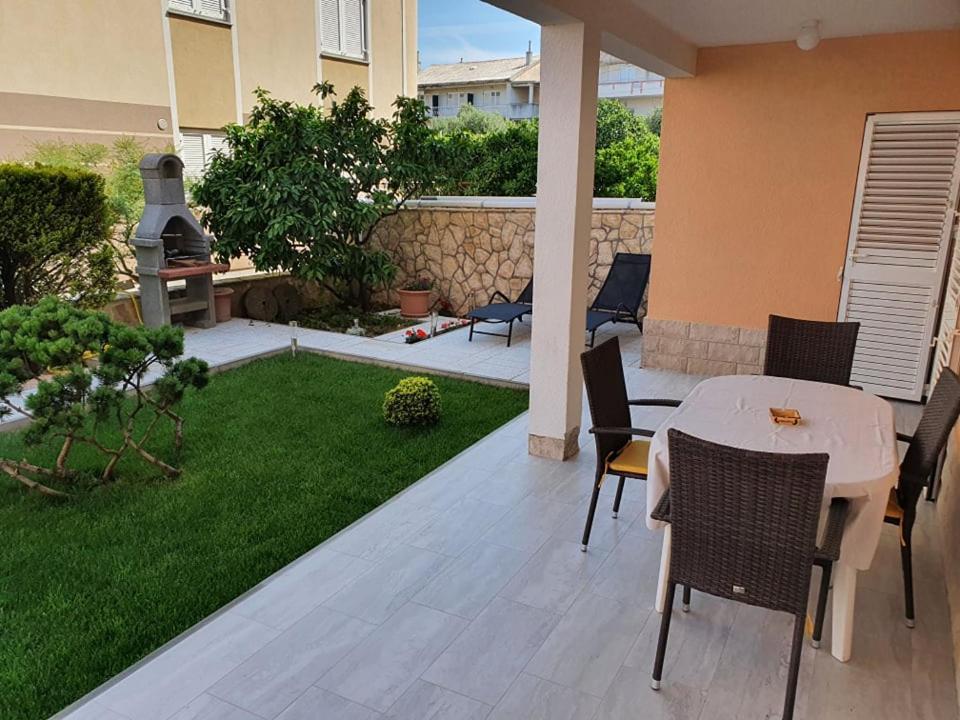 Apartments Niko Novalja Luaran gambar