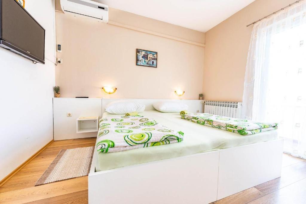 Apartments Niko Novalja Luaran gambar