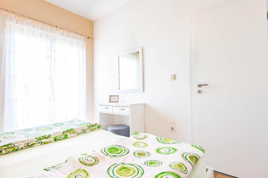 Apartments Niko Novalja Luaran gambar