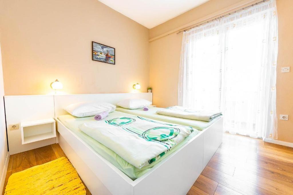 Apartments Niko Novalja Luaran gambar