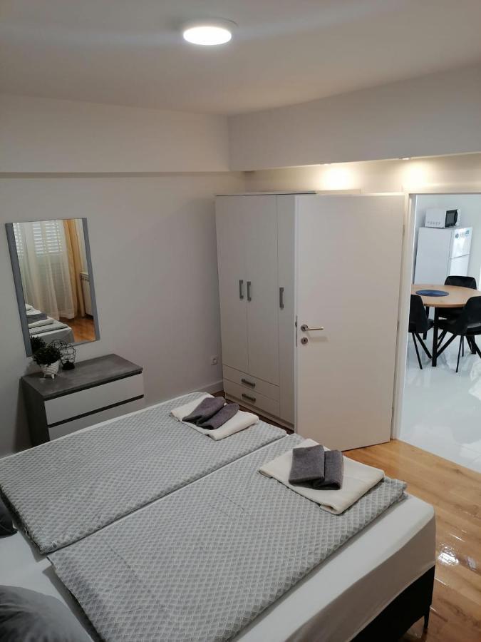 Apartments Niko Novalja Luaran gambar